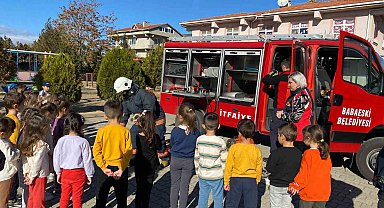 Babaeski'de anaokulu öğrencilerine itfaiye araçları ve malzemeleri tanıtıldı