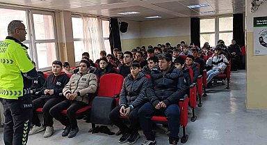 Bafra'da öğrencilere trafik güvenliği eğitimi