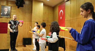 Bağcılar'da öğrenciler ara tatilde hem eğleniyor hem öğreniyor