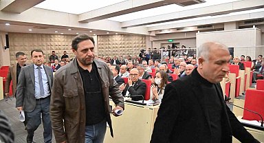 Bahçeli'nin ismi kaldırıldı, MHP ve AK Parti grubu meclisi terk etti