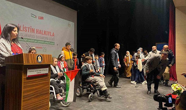 Bakan Işıkhan: "Bu haklı mücadeleyi terörle eşdeğer tutmak kabul edilemez, bu tavrı ve söylemi kınıyoruz"