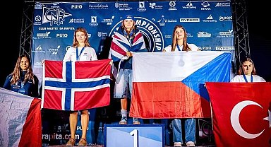 Balıkesir Ayvalıklı gençler Avrupa'da gurur yaşattı