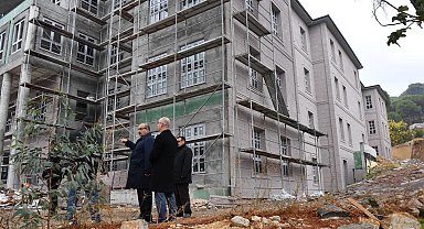 Balıkesir Valisi Ustaoğlu bir dizi ziyaret ve incelemeler için Ayvalık'a geldi