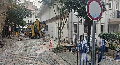 Bandırma'da istenmeyen yapının yıkımı başlandı