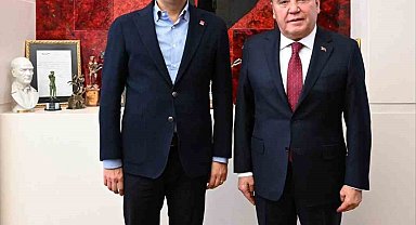 Başkan Böcek, Antalya'daki projeleri Özgür Özel'e anlattı