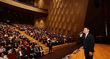Başkan Çavuşoğlu; "Tüm dünyanın imrenerek baktığı bir lidere sahibiz"