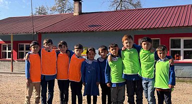 Başkan Güler'den öğretmen ve öğrencilere sürpriz
