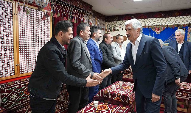 Başkan Hallaç, mahalle muhtarlarıyla bir araya geldi