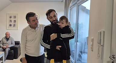 Başkan Metin Aysima Bebeği Almanya'da ziyaret etti