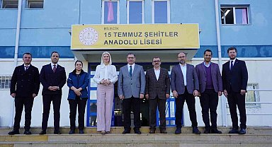 Başkan Subaşı öğretmenleri ziyaret ederek hediyelerini verdi