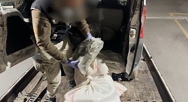 Batman'da 'dur' ihtarına uymayarak polisten kaçan kamyonette yüklü miktarda uyuşturucu yakalandı