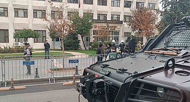 Batman'da belediye önünde kontak kapatan 5 otobüs şoförü hakkında tahkikat başlatıldı