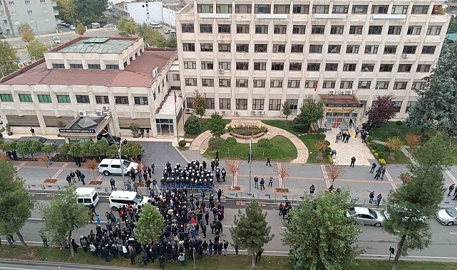 Batman'da gösteri ve etkinliklere 10 gün yasak kararı