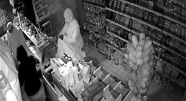 Batman'da market hırsızları güvenlik kameralarına takıldı