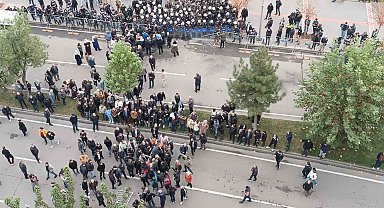 Batman'da polise taş atan gruba müdahale: 9 gözaltı