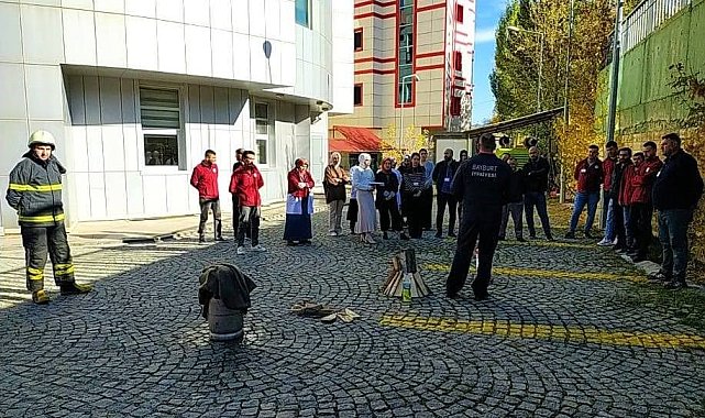 Bayburt Ağız ve Diş Sağlığı Merkezi'nde yangın tatbikatı gerçekleştirdi