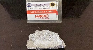 Bayburt'ta bir miktar metamfetamin ele geçirildi