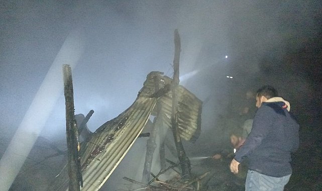 Bayramiç'te yanan traktör kullanılamaz hale geldi