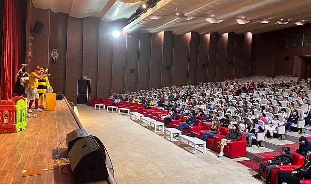 Belediyeden çocuklara çevre dostu tiyatro