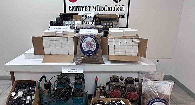 Beylikdüzü'nde kaçak sigara operasyonu: 3 gözaltı