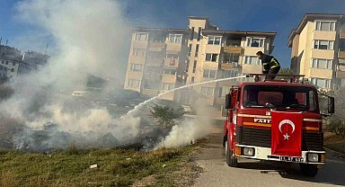 Bilecik'te arazi yangın anında söndürüldü