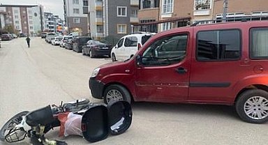 Bilecik'te hafifi ticari araç ile motosikletin çarpışması sonucu 1 kişi yaralandı