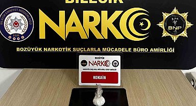 Bilecik'te şüpheli araç içinde bulunan şahısların üzerinden kokain çıktı