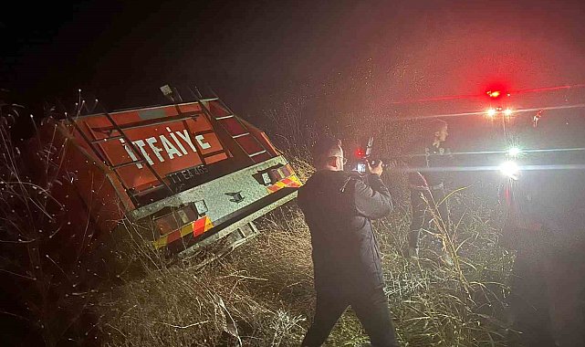 Bilecik'te yangına giden itfaiye aracı kaza yaptı, sürücü araçtan atlayarak kurtuldu