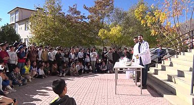 Bilim Merkezi Arıcak'ta öğrencilerle deneyler gerçekleştirdi