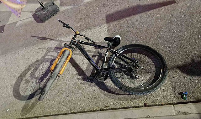 Bisikletiyle park halindeki traktöre çarpan çocuk yaralandı