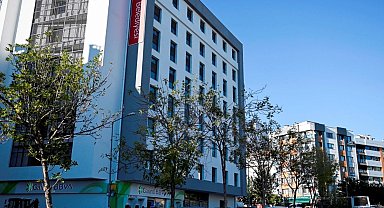 Bornova Belediyesi'nin ek hizmet binası tamamlandı