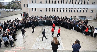 Bozüyük'te Kumral Abdal Anadolu Lisesi öğrencilerine yangın eğitimi
