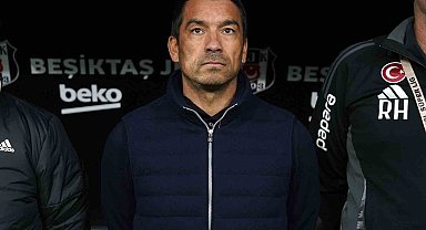 Bronckhorst'tan kadroda 3 değişiklik