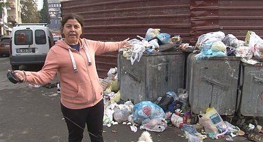 Buca'nın caddeleri çöp ve kokudan geçilmiyor