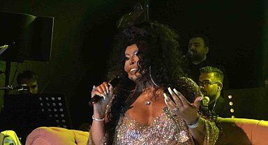 Bülent Ersoy, Kocaeli'de sahne aldı