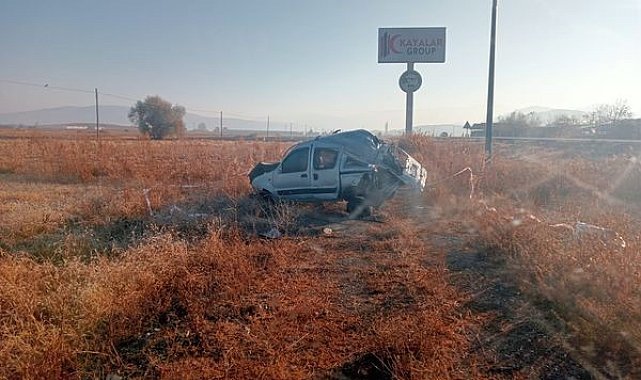 Burdur'da hafif ticari araç takla attı, 21 yaşındaki genç kız yaşamını yitirdi