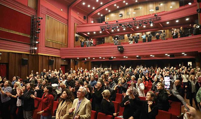 Bursa'da Feryal Öney ile türkü dolu gece