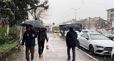 Bursa'da kent merkezi beyaza büründü