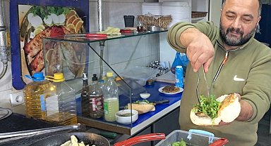 Bursa'da ekmek arası balık keyfi