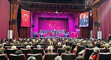 Büyükşehir 100 yaş evi üyelerinden 'Ata'ya Saygı' konseri