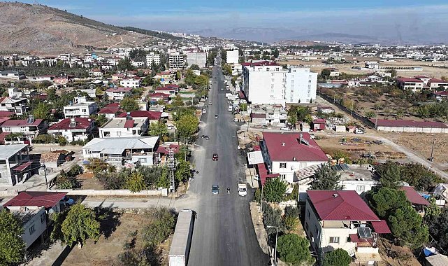 Büyükşehir belediyesinden Türkoğlu'nda yol yatırımları