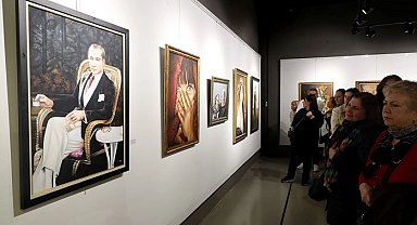 Büyüleyici reprodüksiyon resim sergisine yoğun ilgi