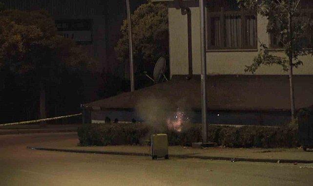 Cadde üzerindeki şüpheli valiz fünyeyle patlatıldı
