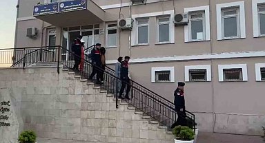 Çalışma izni olamayan yabancı uyruklu 4 şahıs yakalandı