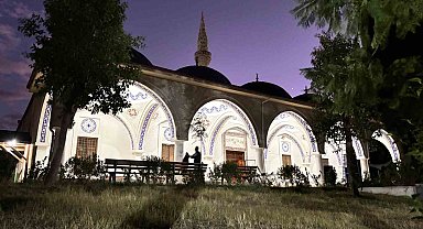 Cami imamı bıçaklanarak öldürüldü
