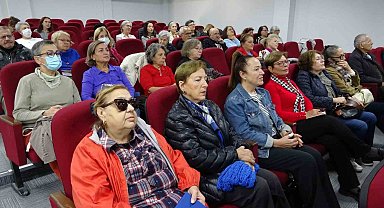 Çanakkale'de 'Türkiye Yüzyılı Emektarları' temalı '3. Yaş Üniversitesi ve Hayat Okulu' açıldı