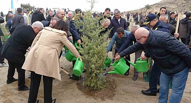 Çanakkale'de Milli Ağaçlandırma Günü çerçevesinde 34 bin 500 bin fidan toprakla buluştu