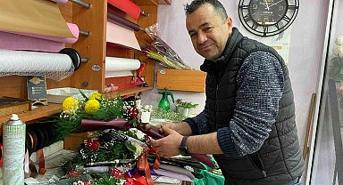 Çiçekçilerde Öğretmenler Günü mesaisi yoğun geçiyor