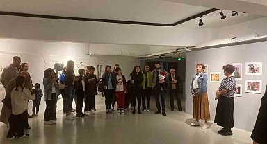 Çocuk sanatçıların eserleri Teneffüs'te sergileniyor