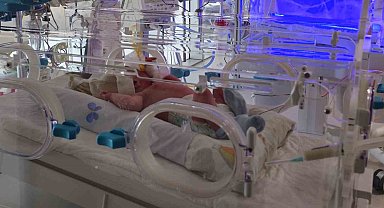 Çöp konteynerinde bulunan bebeğin sağlık durumu iyi